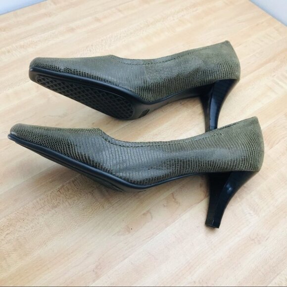 AEROSOLES animal print suede women heels size 8 /  NWOT - Picture 10 of 14